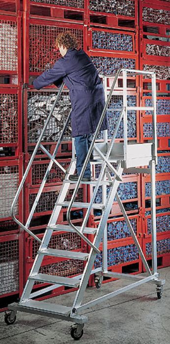 Escalera móvil con barandilla de 55º
